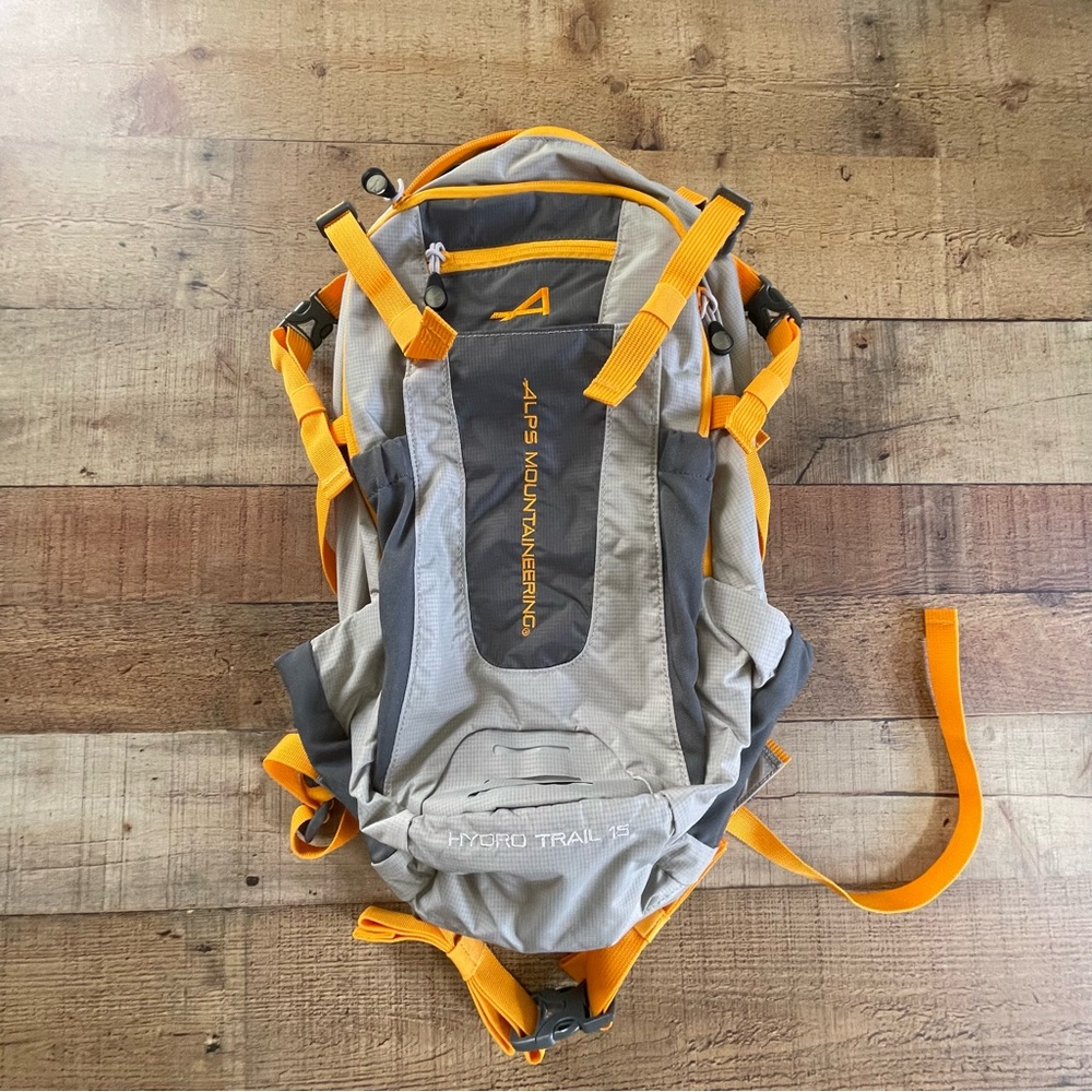 ALPS Mountaineering Hydro Trail 15 3L Hydration Reservoir Backpack NEW with Tags - Picture 2 of 8